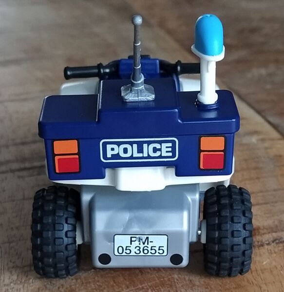 Datei:Playmobil 6504-Polizeiquad-Rückseite.jpg