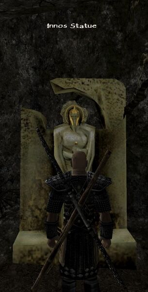 Datei:Innos-Statue AL.jpg